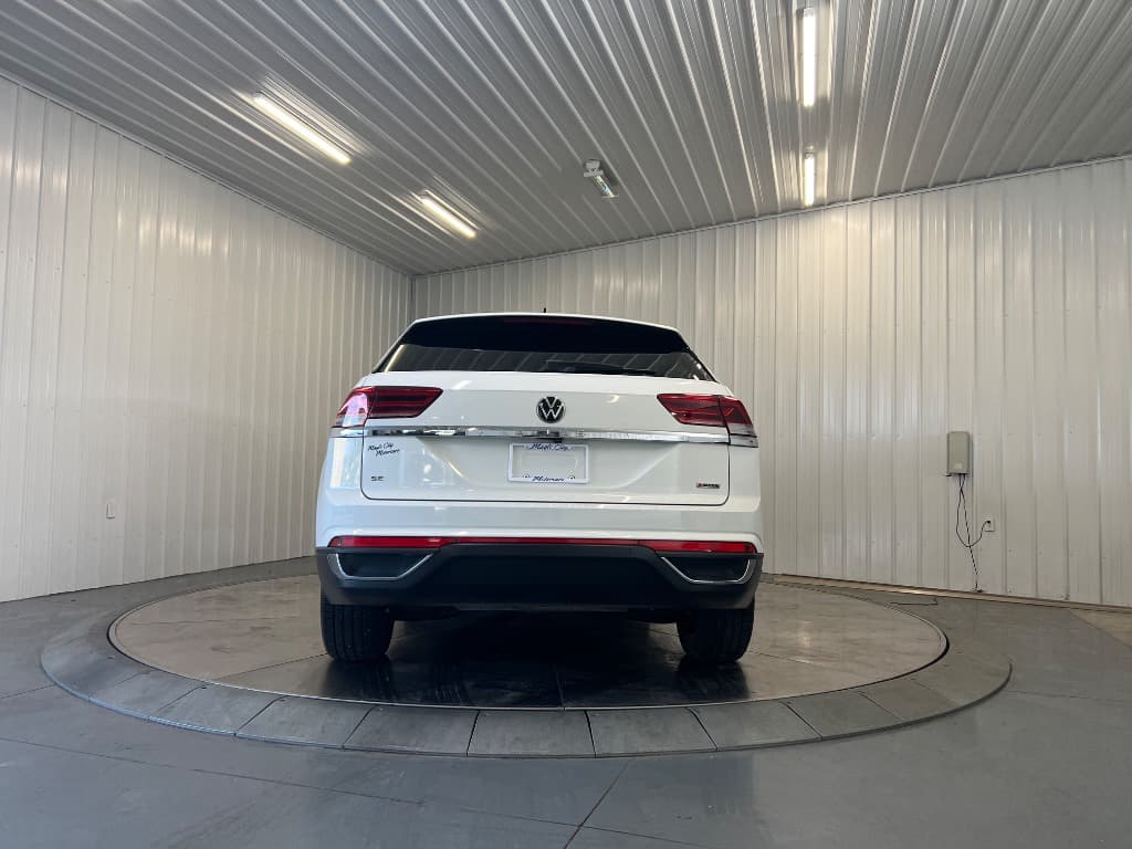 2022 Volkswagen Atlas Cross Sport SE 4Motion - Image 4