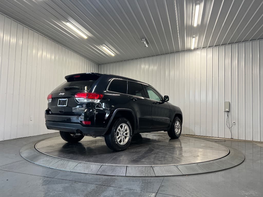 2020 Jeep Grand Cherokee Laredo - Image 3